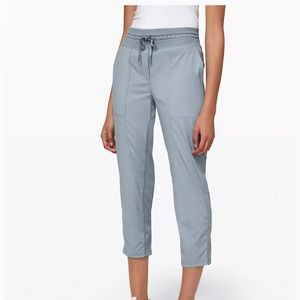 Dance Studio Mid-Rise Crop 25". Size 2. Gray color. Good condition.